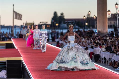 sfilata dolce gabbana venezia|Venezia 2021: the Dolce&Gabbana Alta Moda Fashion Show in .